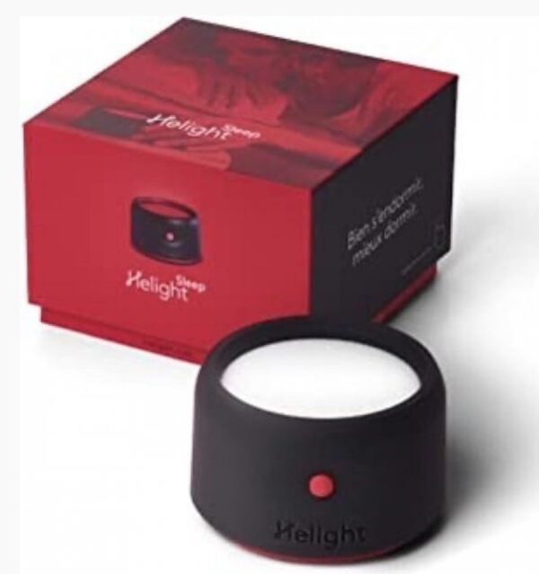 Helight™ Sleep reproduces a pure 630nm red light that promotes natural sleep onset for a truly restorative sleep. A unique and scientifically patented solution, Helight™ Sleep also helps you offset the harmful effects of blue light from screens and artificial lights. Helight™ Sleep, offers you the guarantee of only red light conducive to relaxation and sleep.